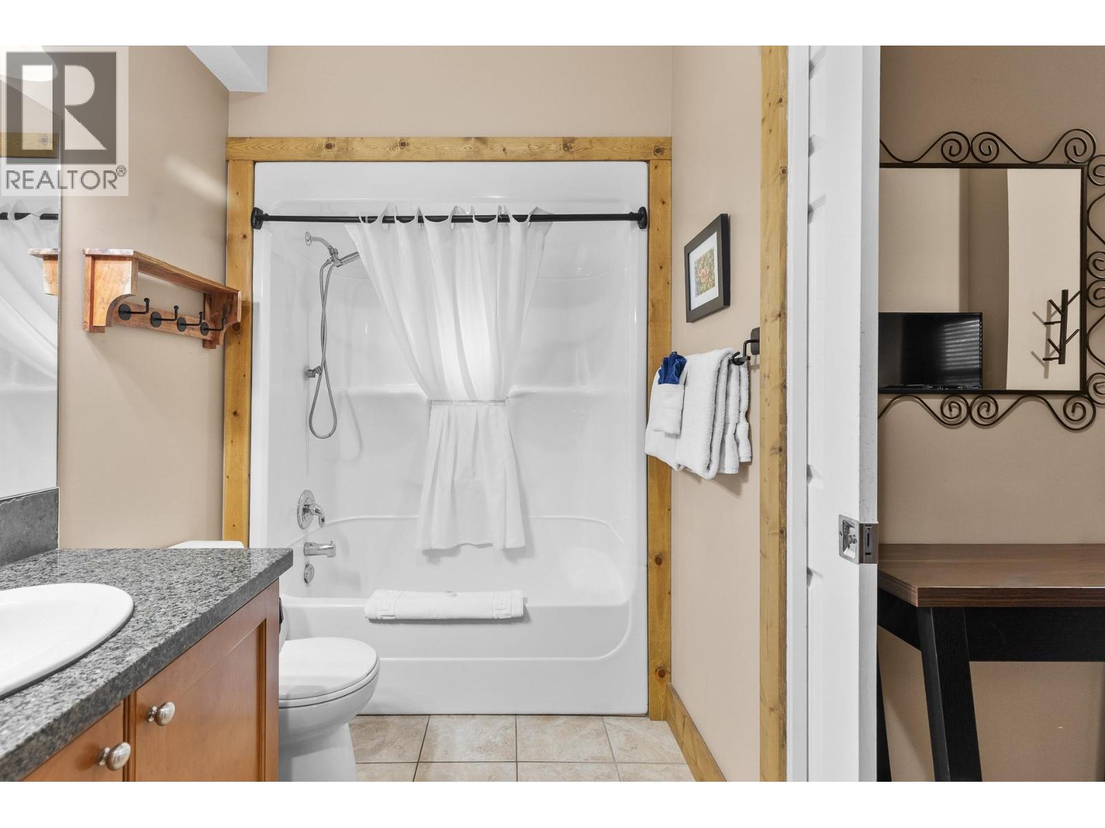 #122 5401 Lakeshore Drive - 29