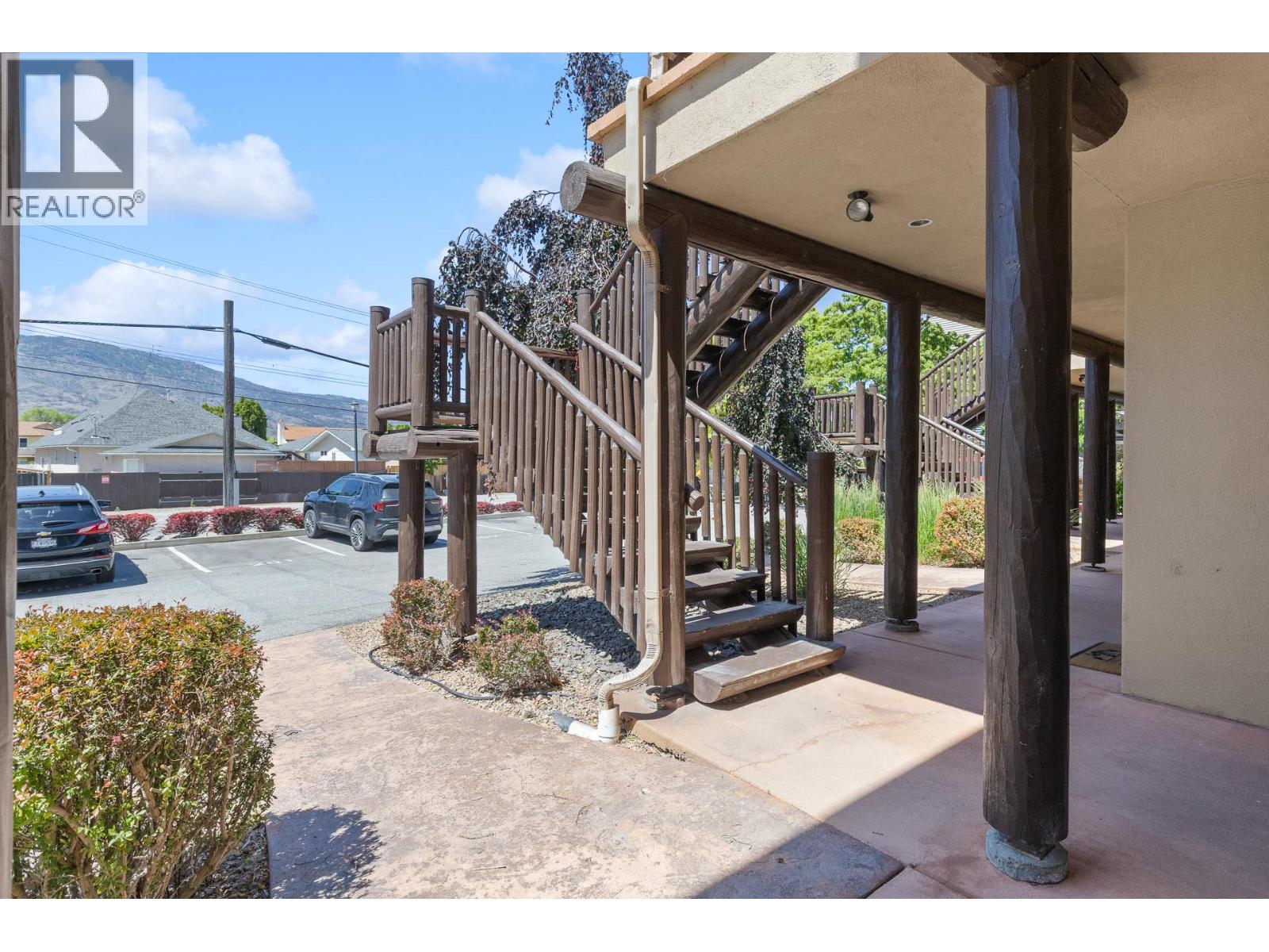 #122 5401 Lakeshore Drive - 44