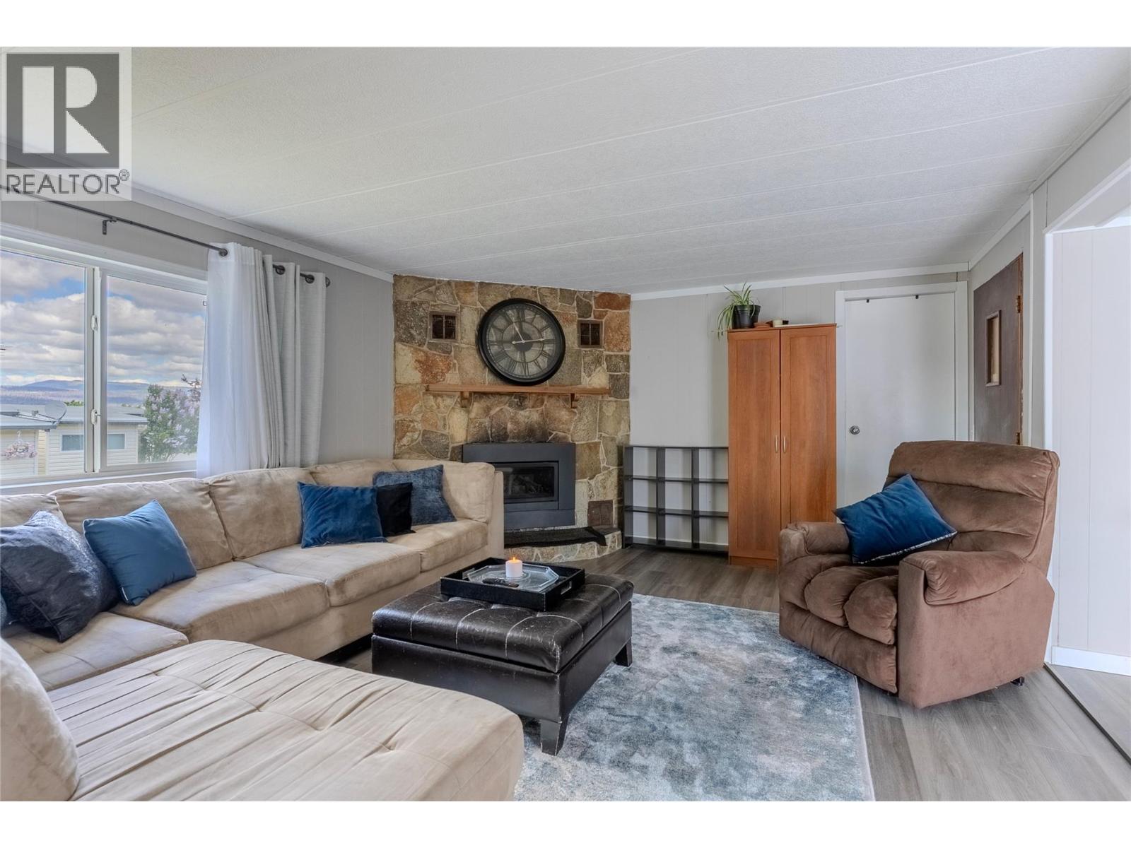 392 Granite Drive - Image 3