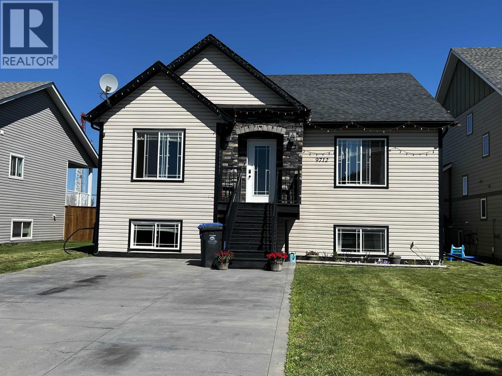 9712 118 AVENUE - 2