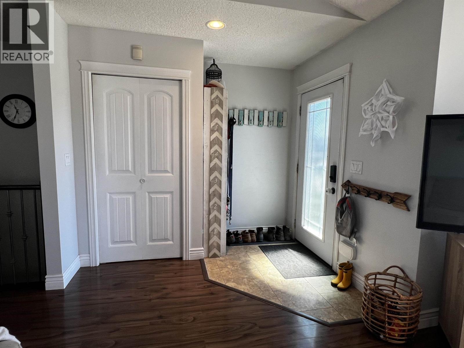 9712 118 AVENUE - 3
