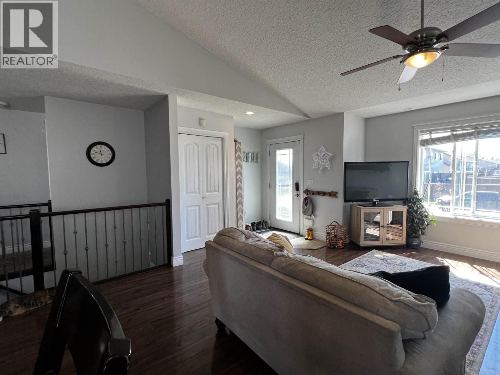 9712 118 AVENUE - 4