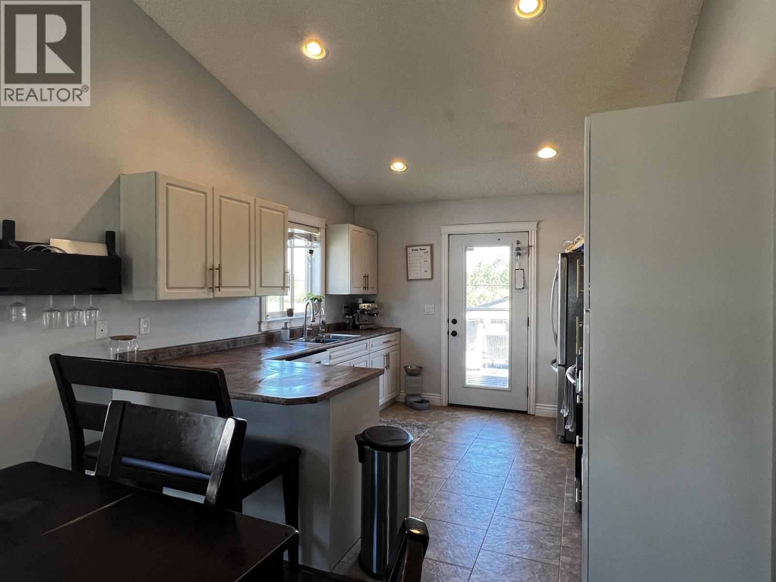 9712 118 AVENUE - 9