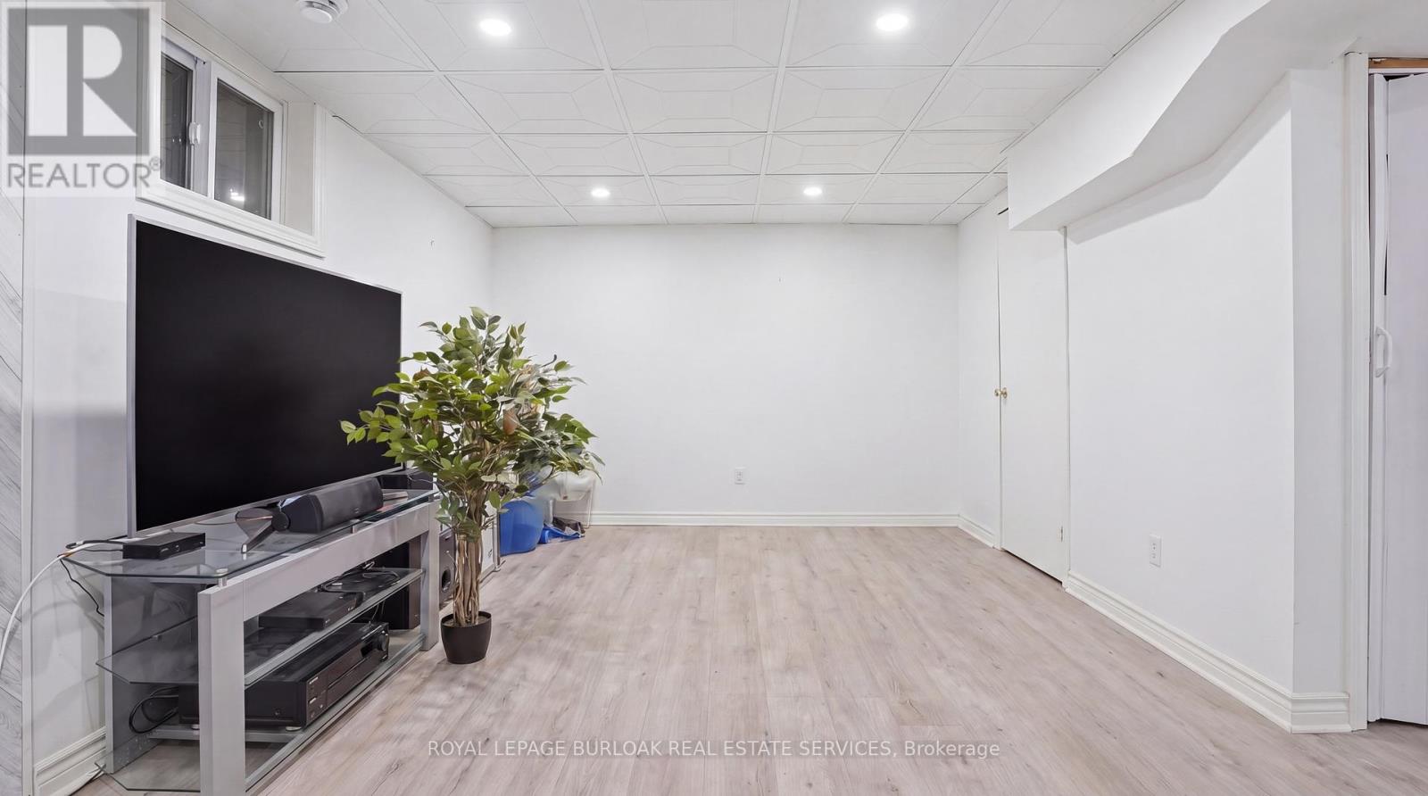 525 GRAND BOULEVARD - 31