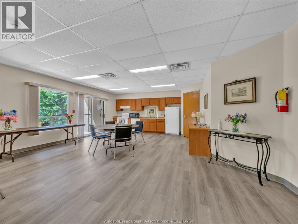 #505 315 VILLAGE GROVE DRIVE - 12