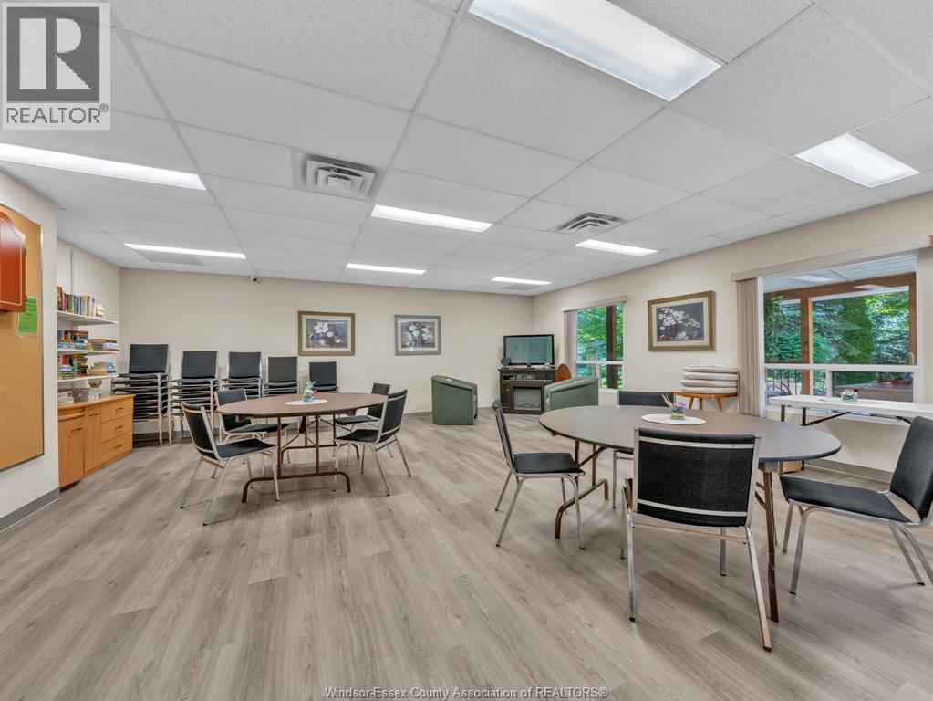#505 315 VILLAGE GROVE DRIVE - 14