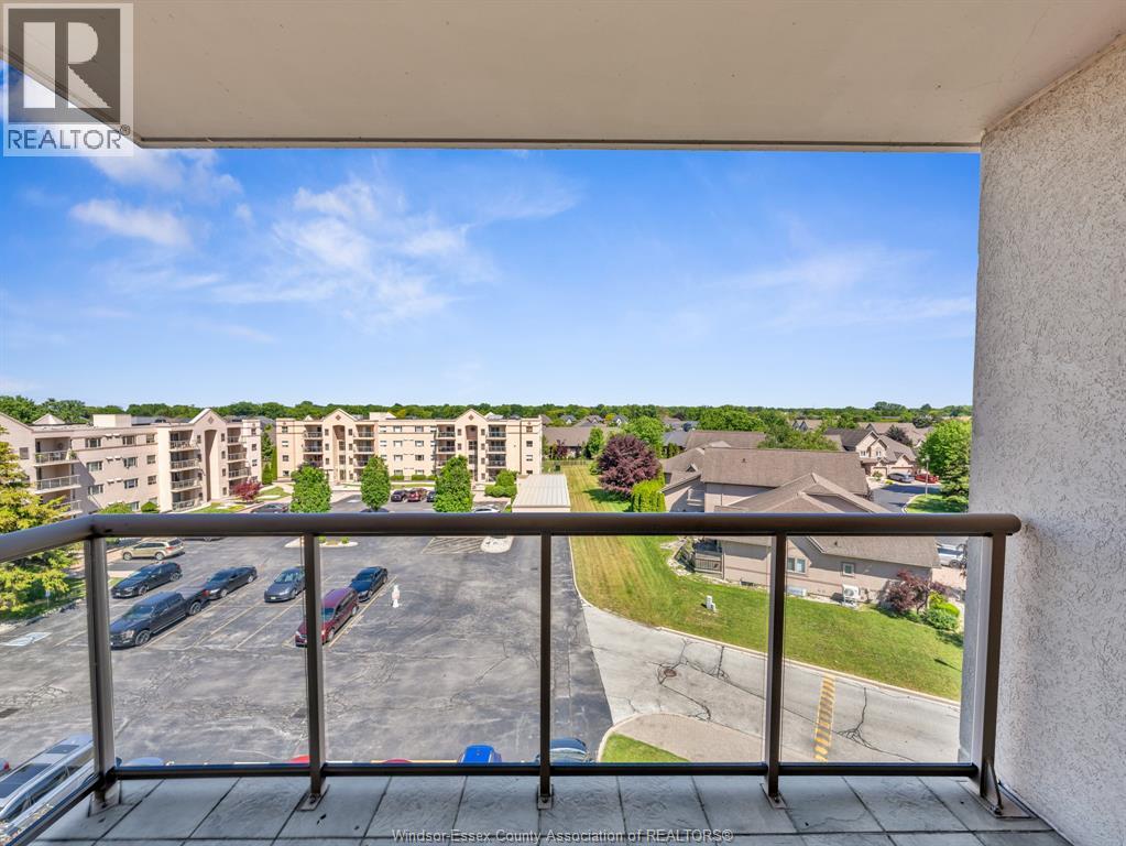 #505 315 VILLAGE GROVE DRIVE - 19