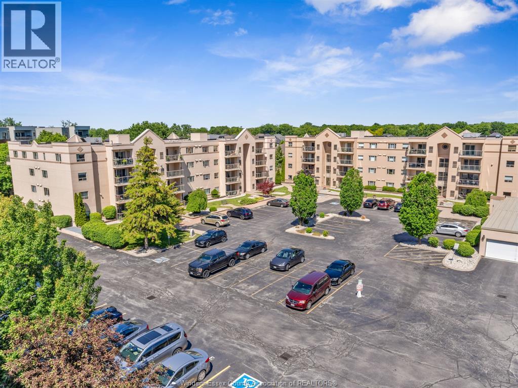 #505 315 VILLAGE GROVE DRIVE - 21