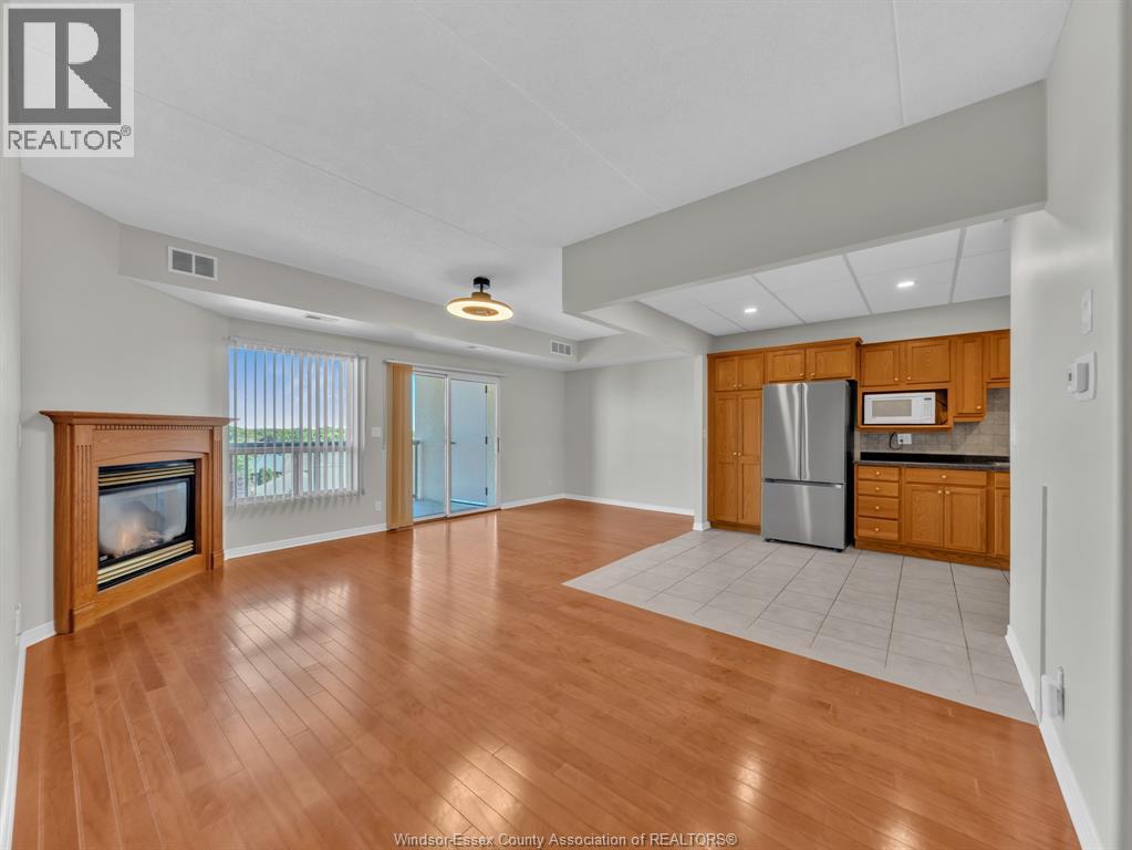 #505 315 VILLAGE GROVE DRIVE - 24