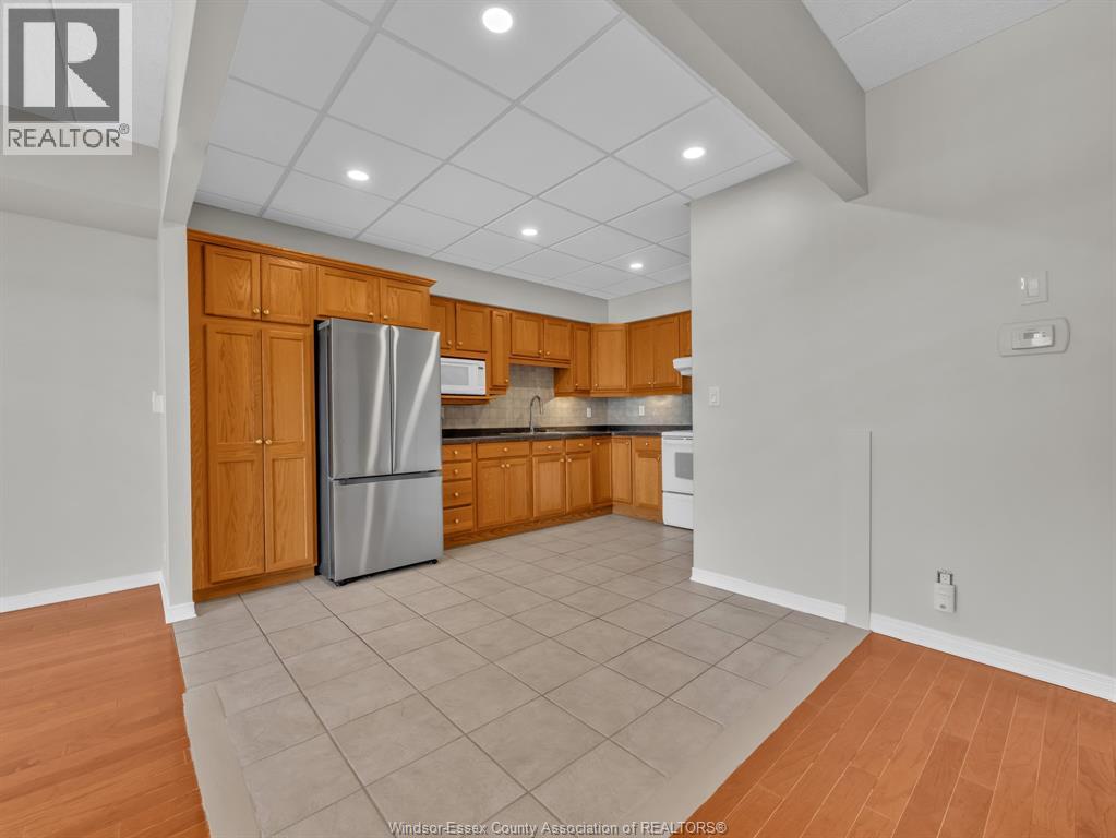 #505 315 VILLAGE GROVE DRIVE - 28