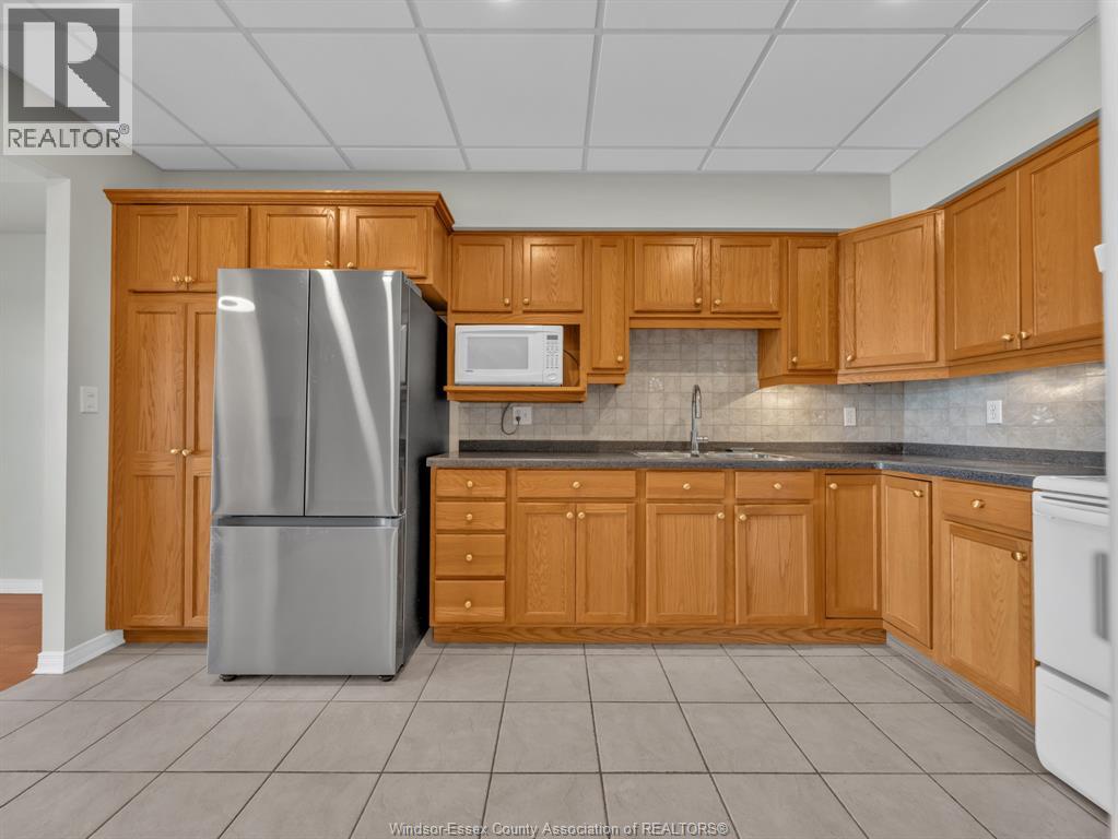 #505 315 VILLAGE GROVE DRIVE - 29