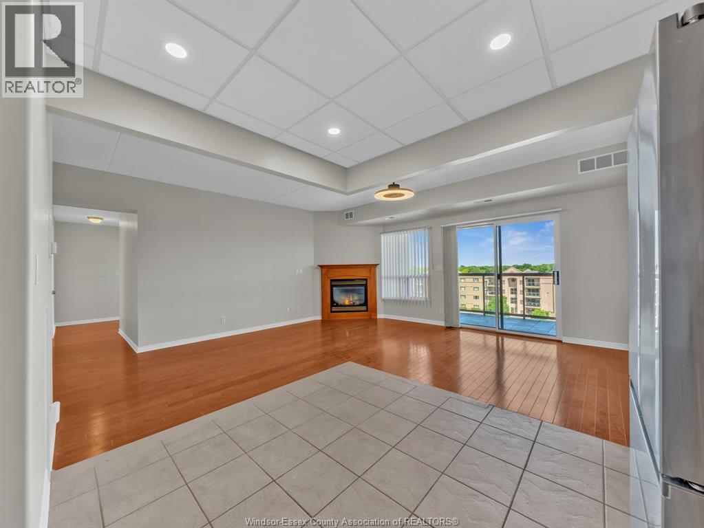 #505 315 VILLAGE GROVE DRIVE - 30
