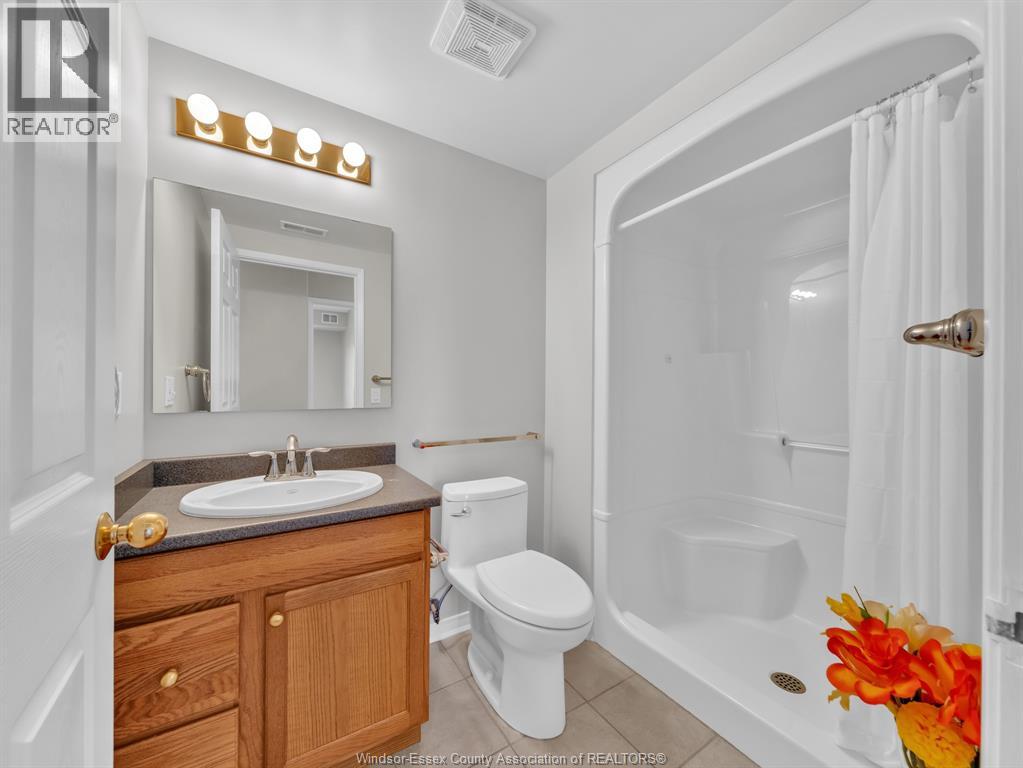 #505 315 VILLAGE GROVE DRIVE - 36