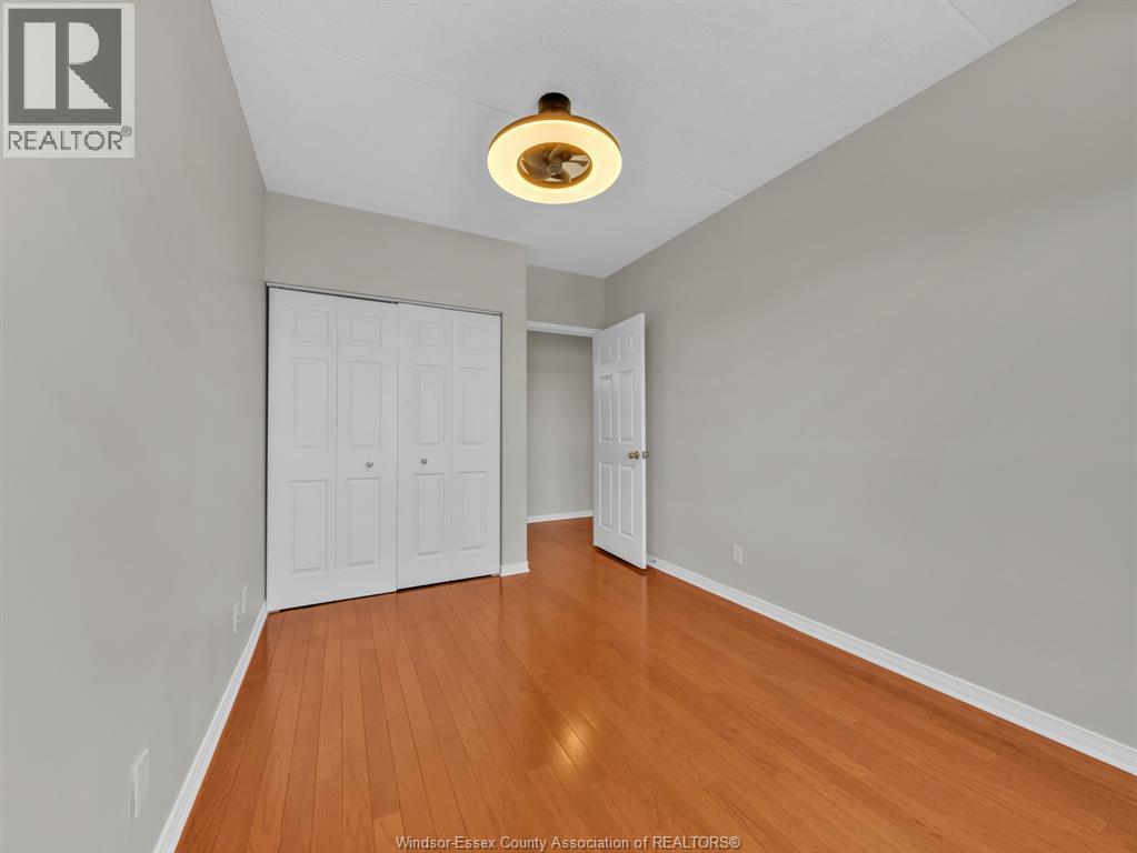 #505 315 VILLAGE GROVE DRIVE - 39
