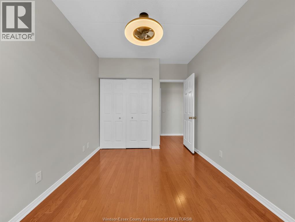 #505 315 VILLAGE GROVE DRIVE - 40