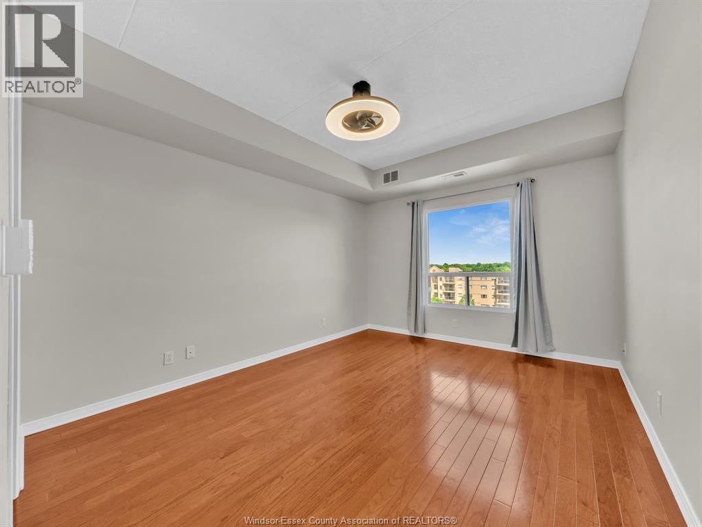 #505 315 VILLAGE GROVE DRIVE - 41