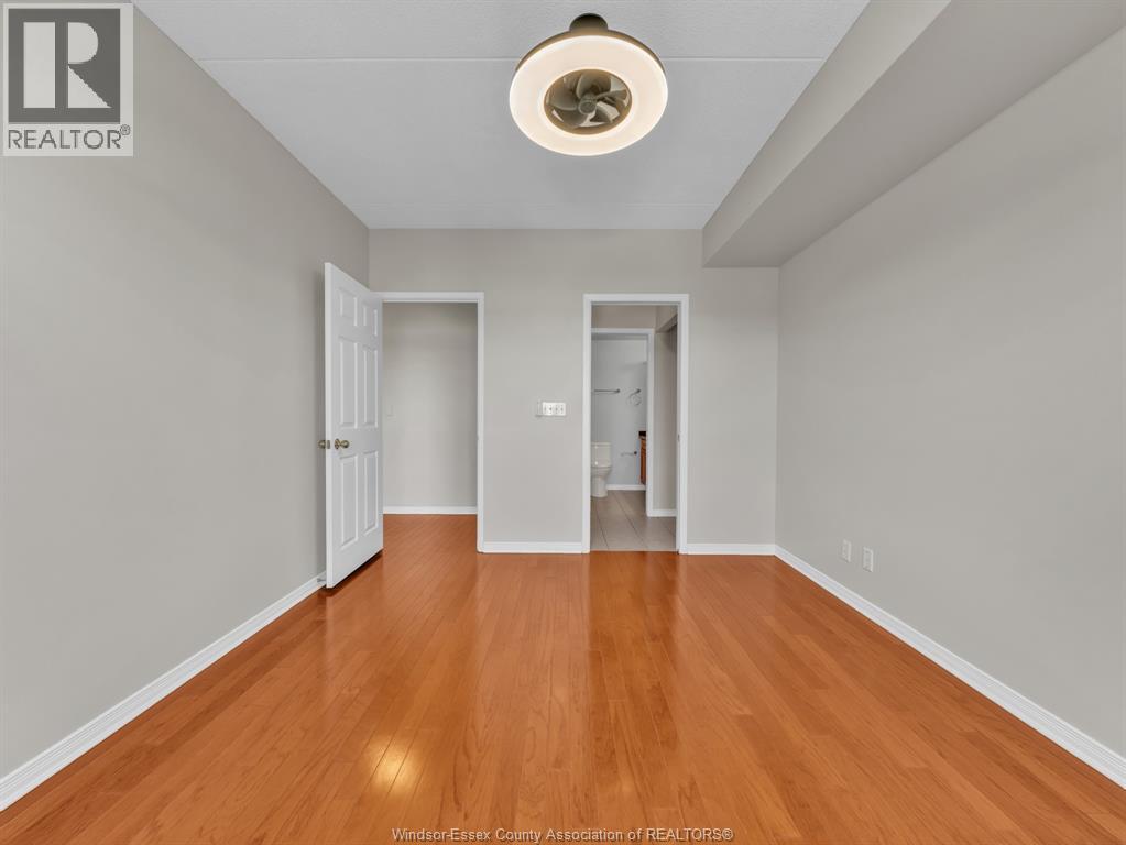 #505 315 VILLAGE GROVE DRIVE - 42