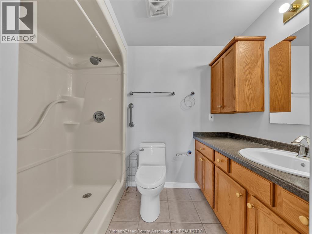 #505 315 VILLAGE GROVE DRIVE - 44