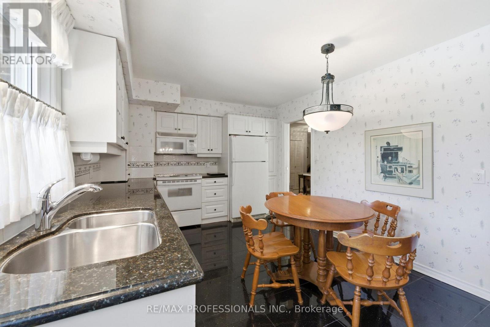 109 PRINCESS MARGARET BOULEVARD - 12