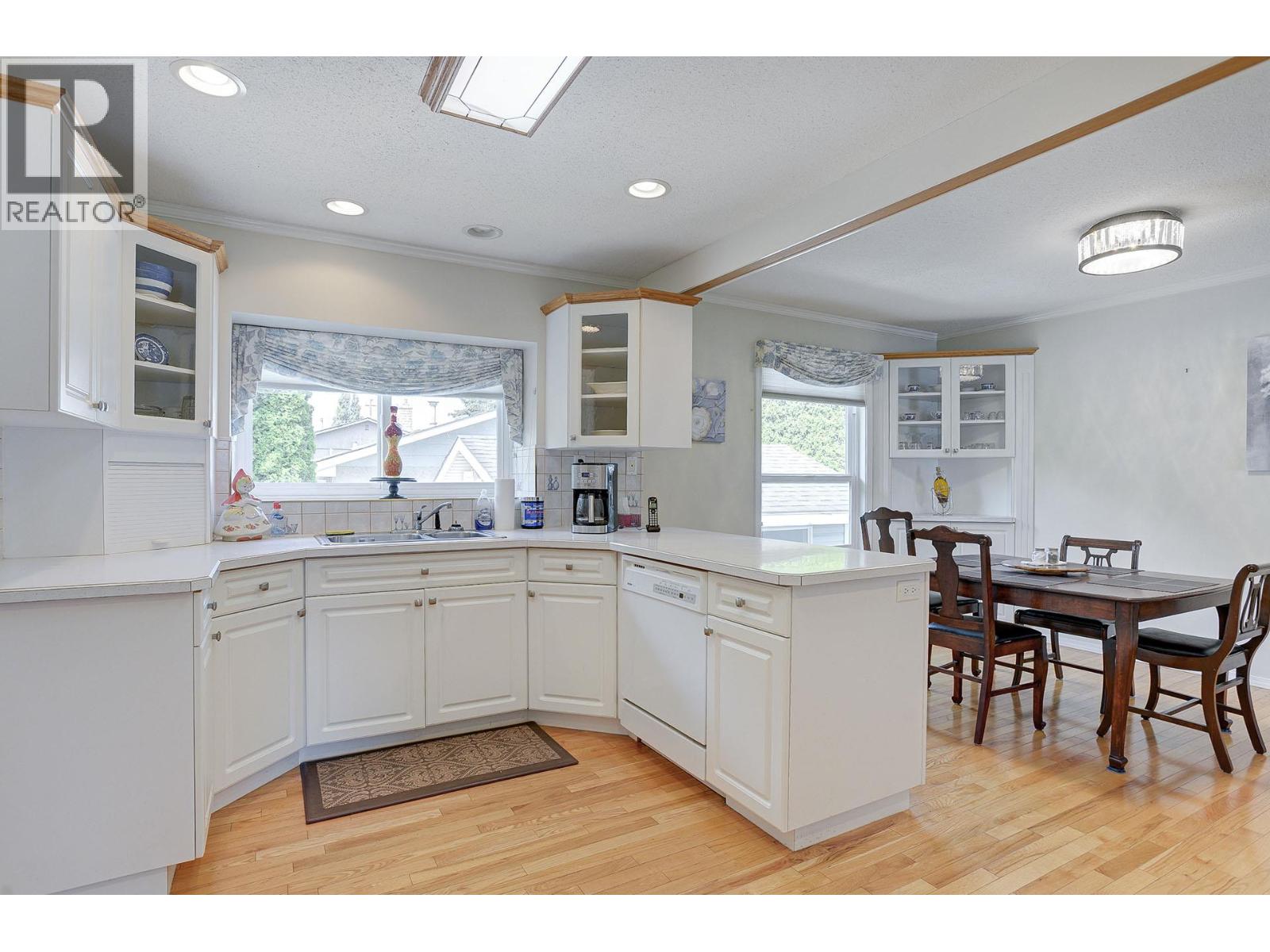 660 VALDES Drive - 8