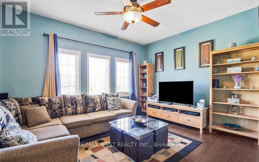 56 LOCKHEED CRESCENT - Image 3