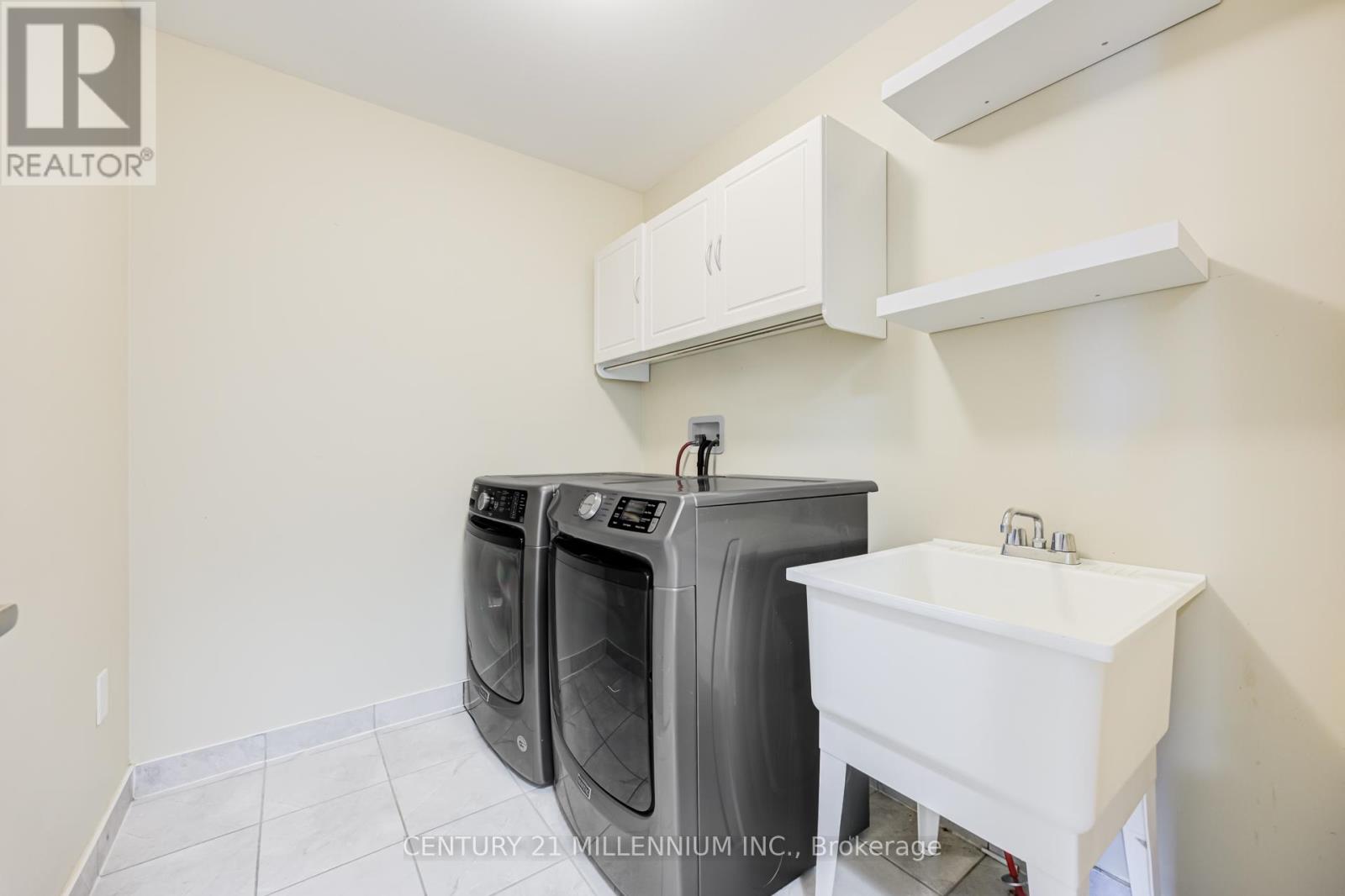 90 STEDFORD CRESCENT - 19