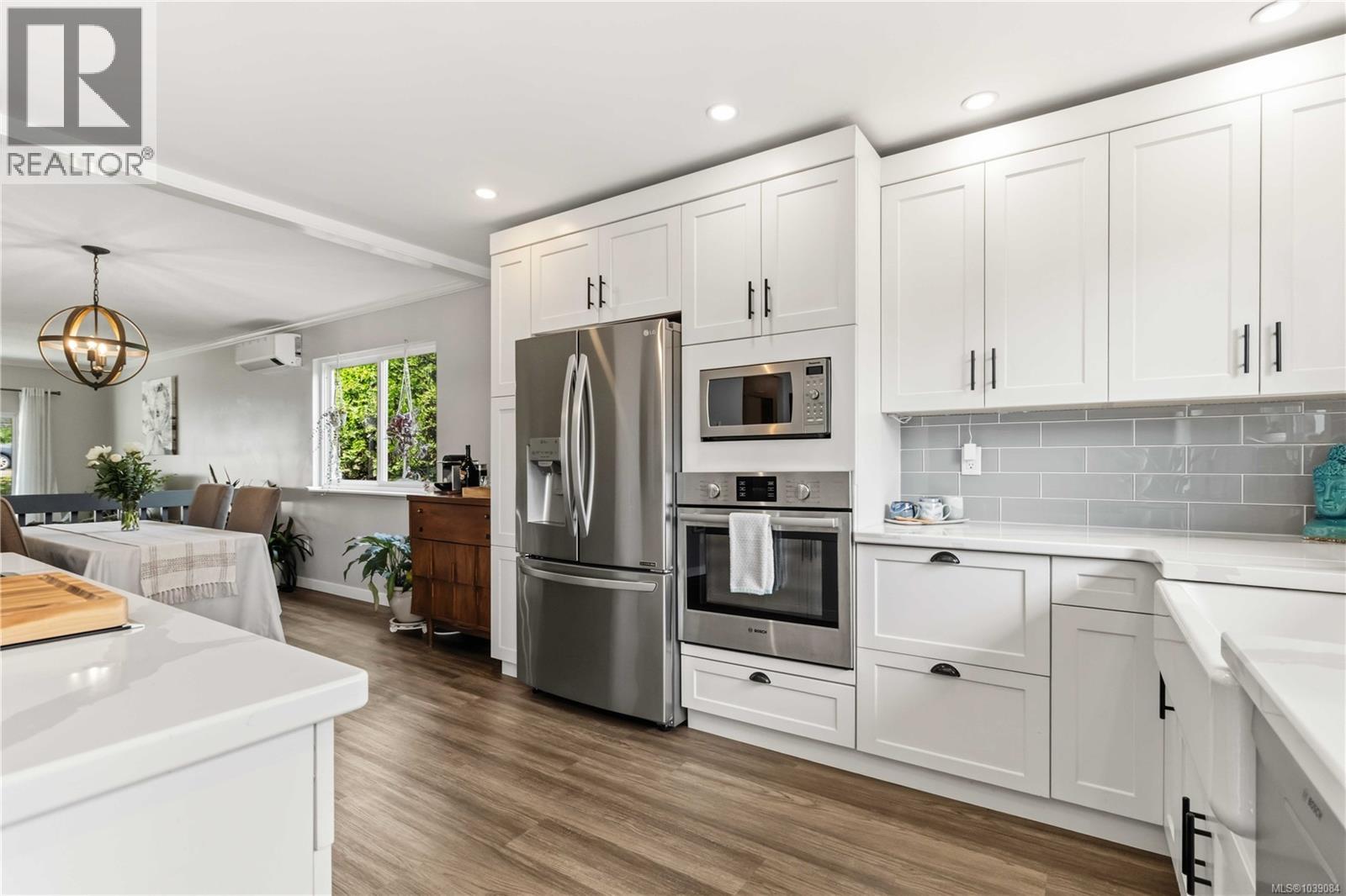584 Stornoway Dr - 16