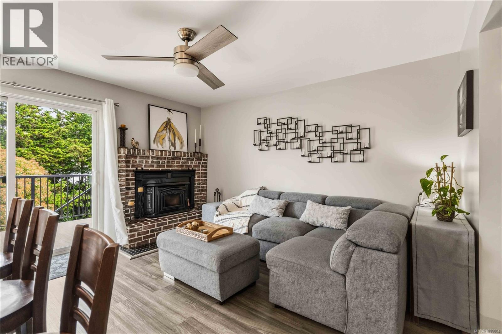 584 Stornoway Dr - 19