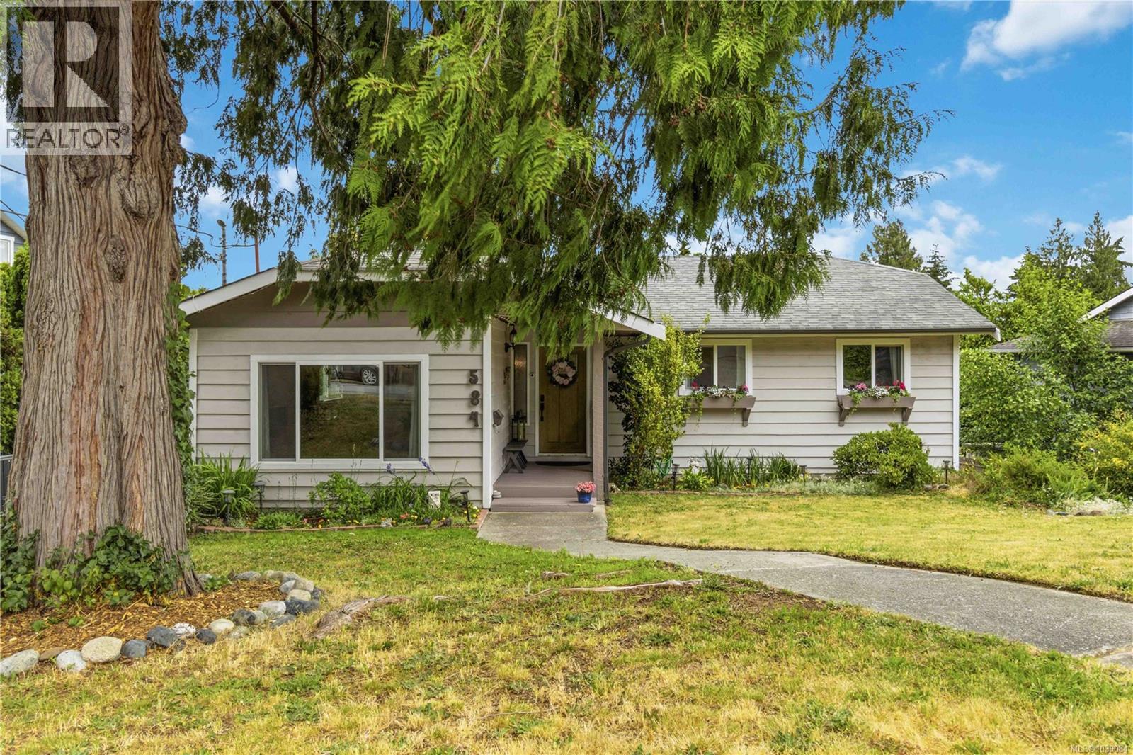 584 Stornoway Dr - Image 2