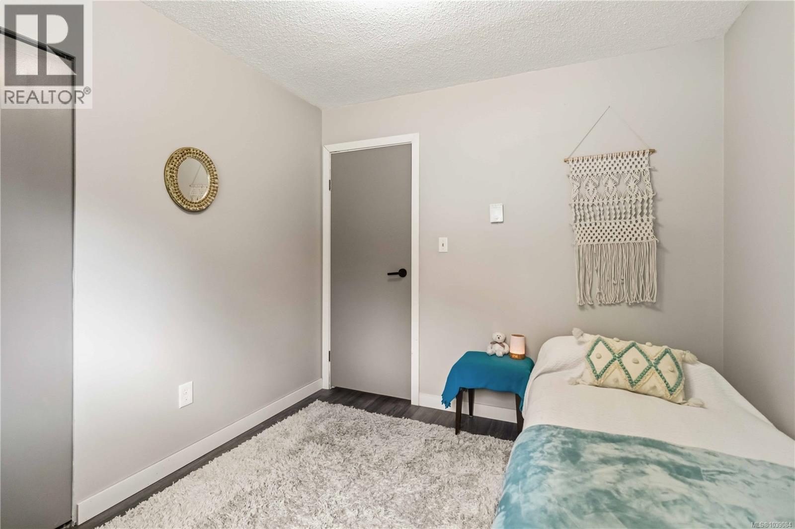 584 Stornoway Dr - 22