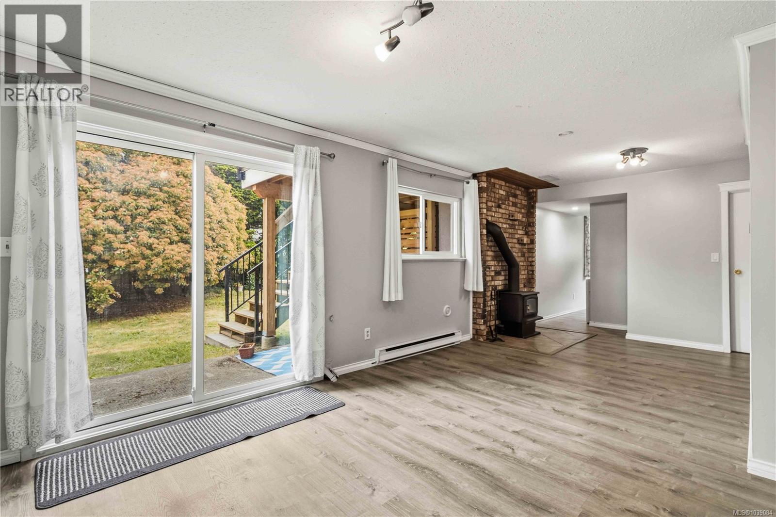 584 Stornoway Dr - 32
