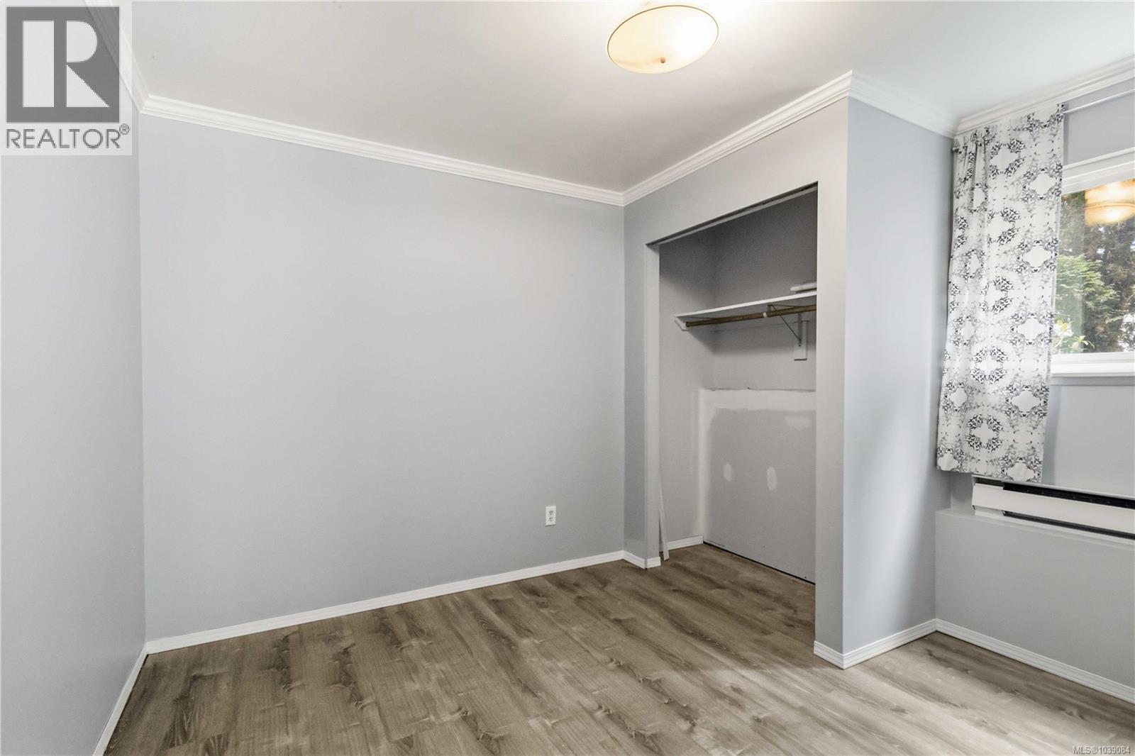584 Stornoway Dr - 36