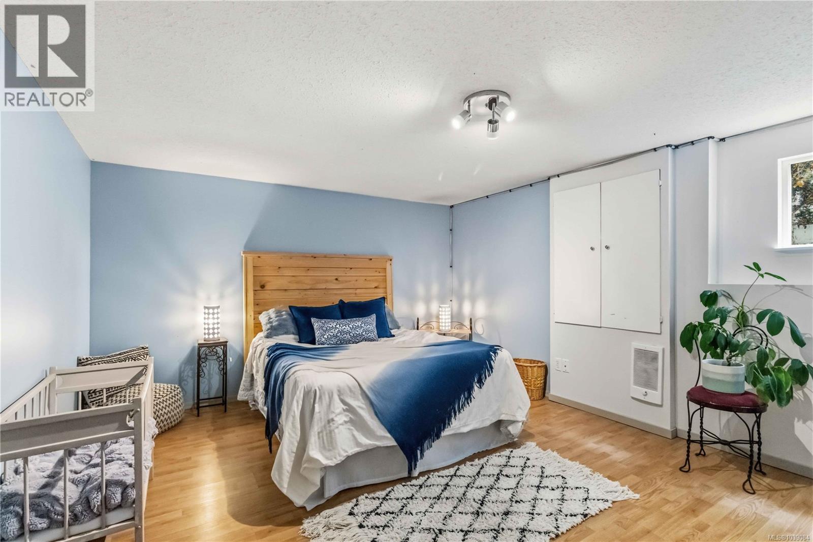 584 Stornoway Dr - 38