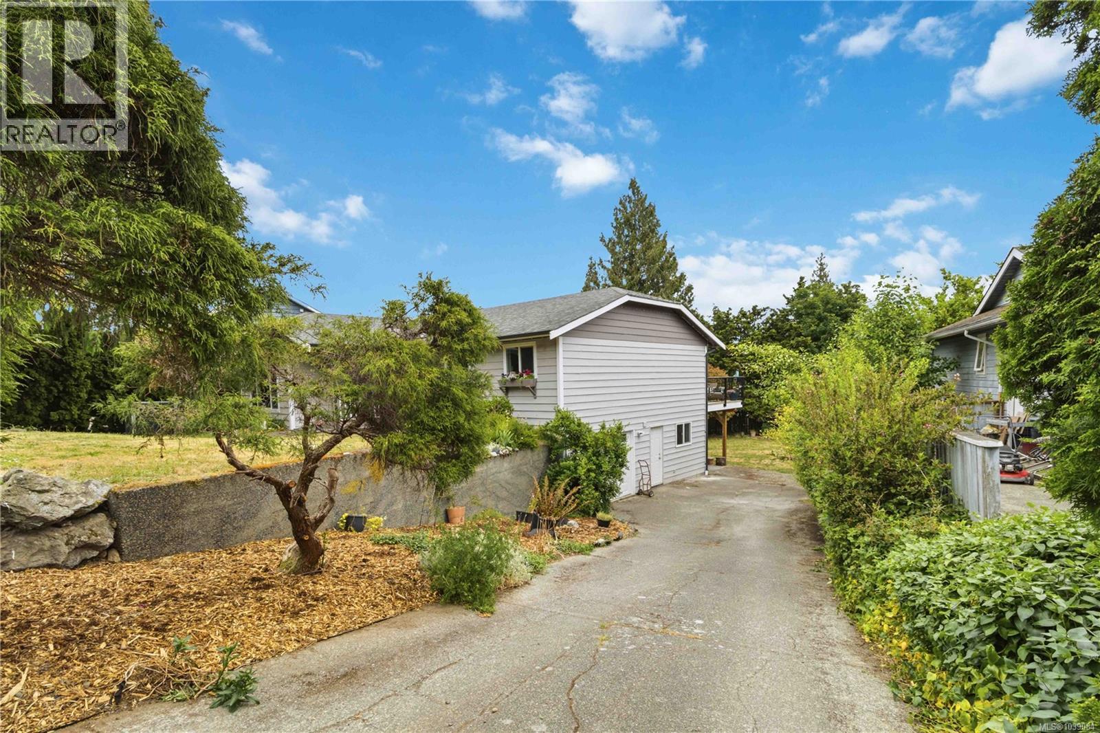 584 Stornoway Dr - 44