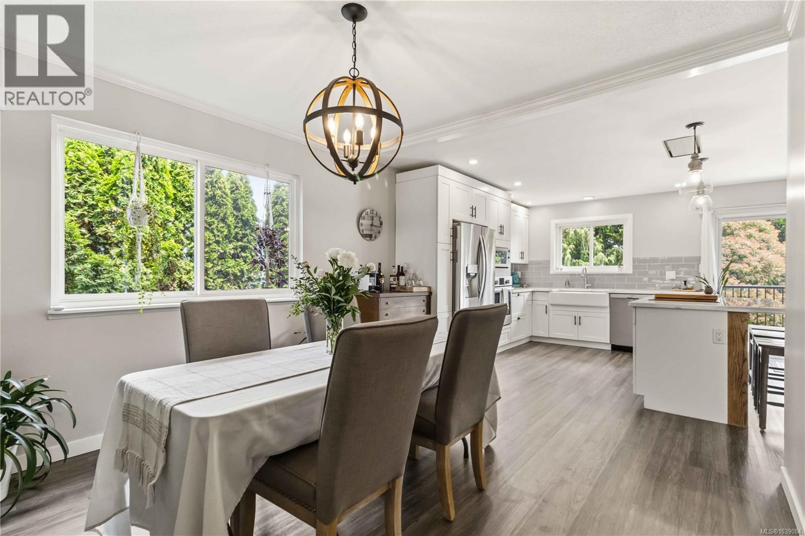 584 Stornoway Dr - 9