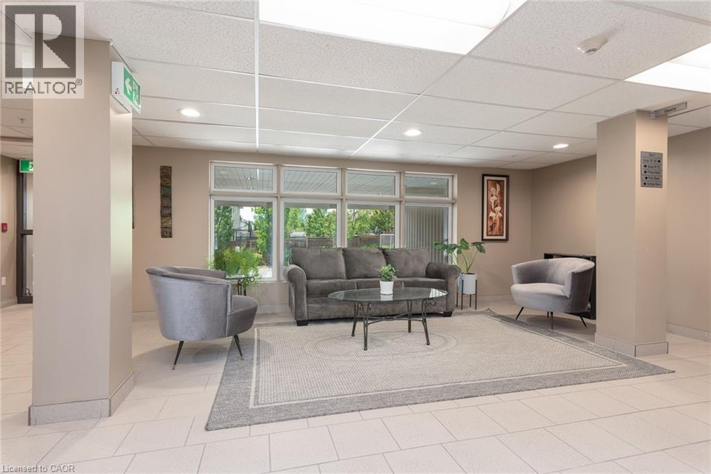 #205 155 COMMONWEALTH Street - 40
