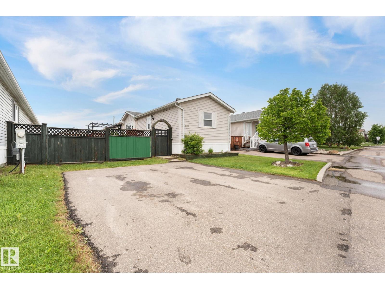 1592 Jubilee DR - Image 2