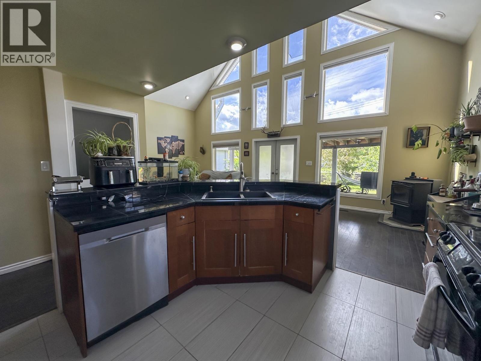 369 STEWART STREET - 9