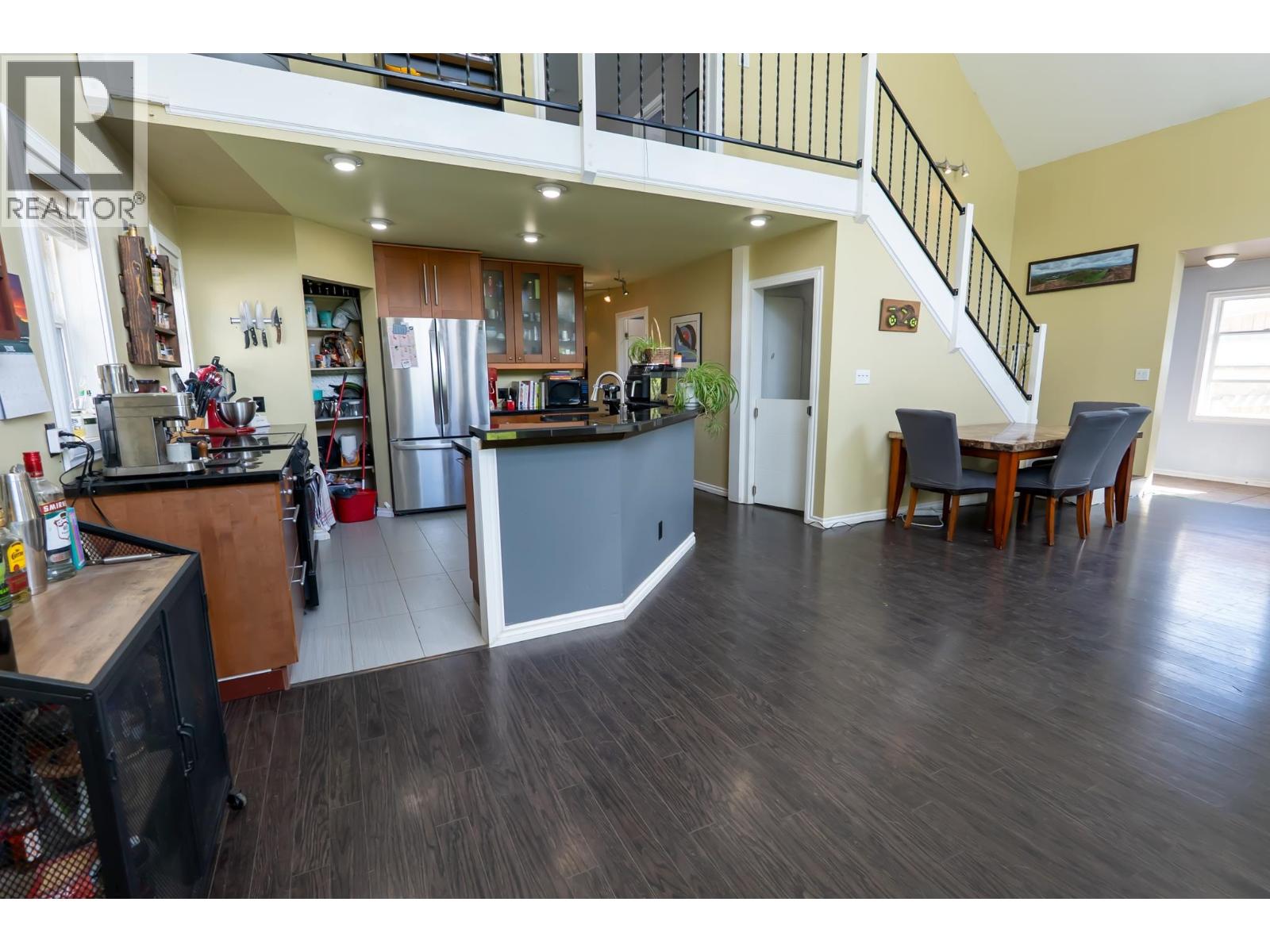 369 STEWART STREET - 7