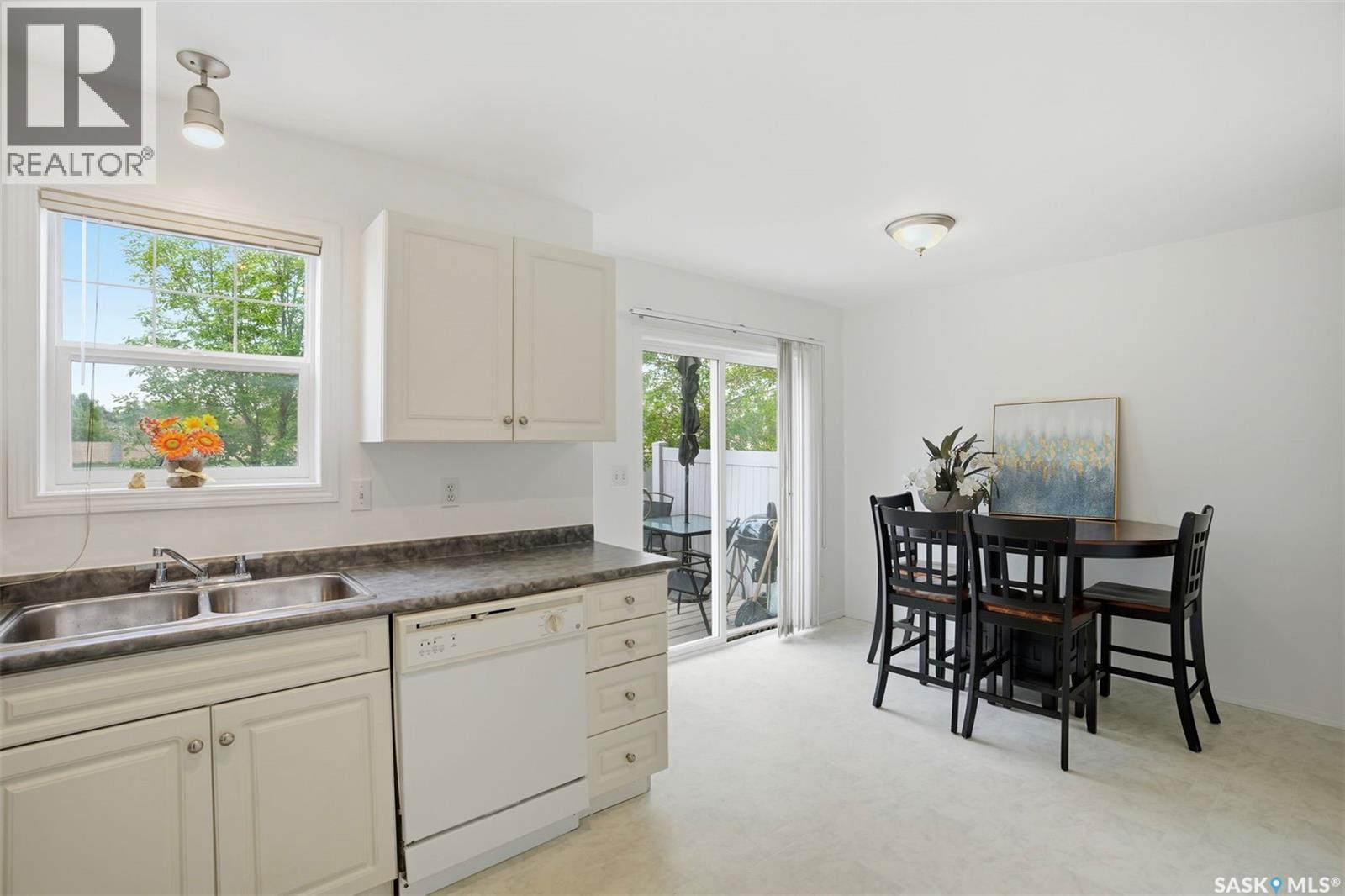 #129 203 Herold TERRACE - 12