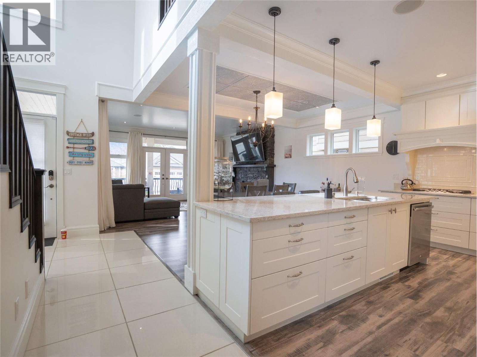 5 CHARDONNAY Court - Image 2
