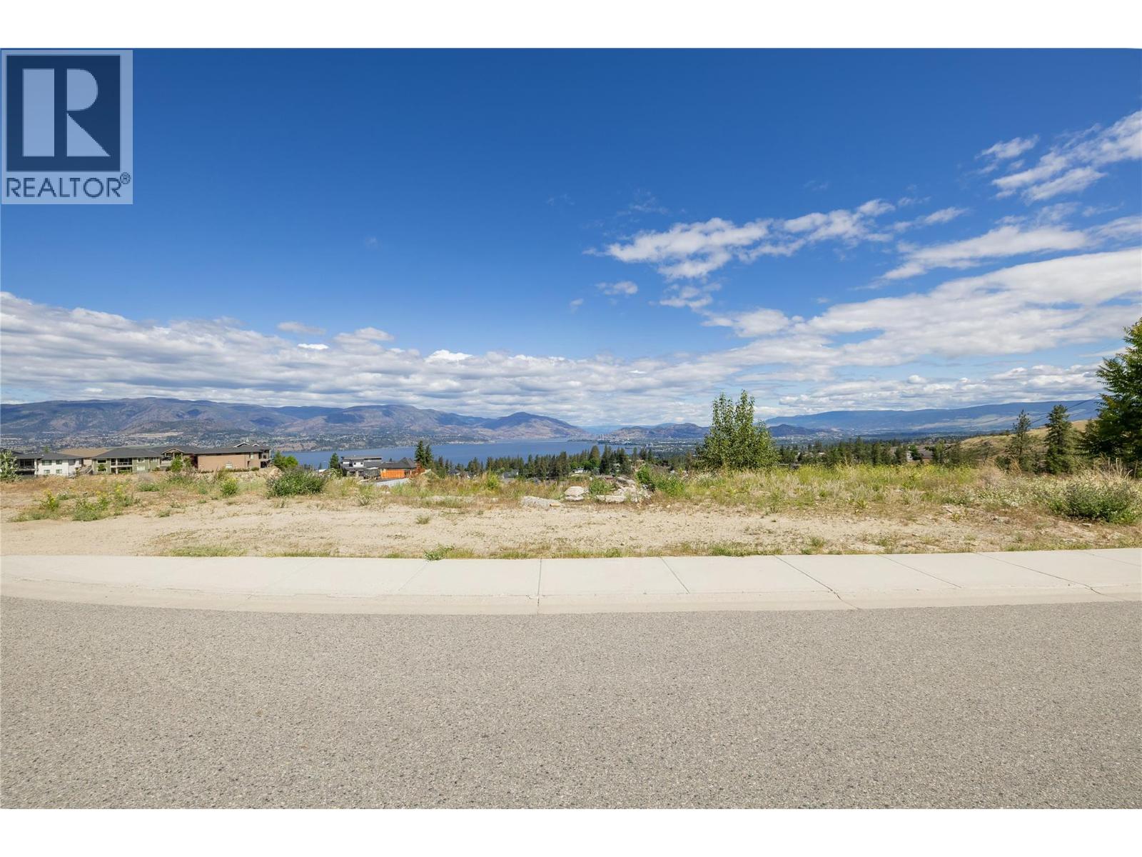 519 Trumpeter Road, Kelowna