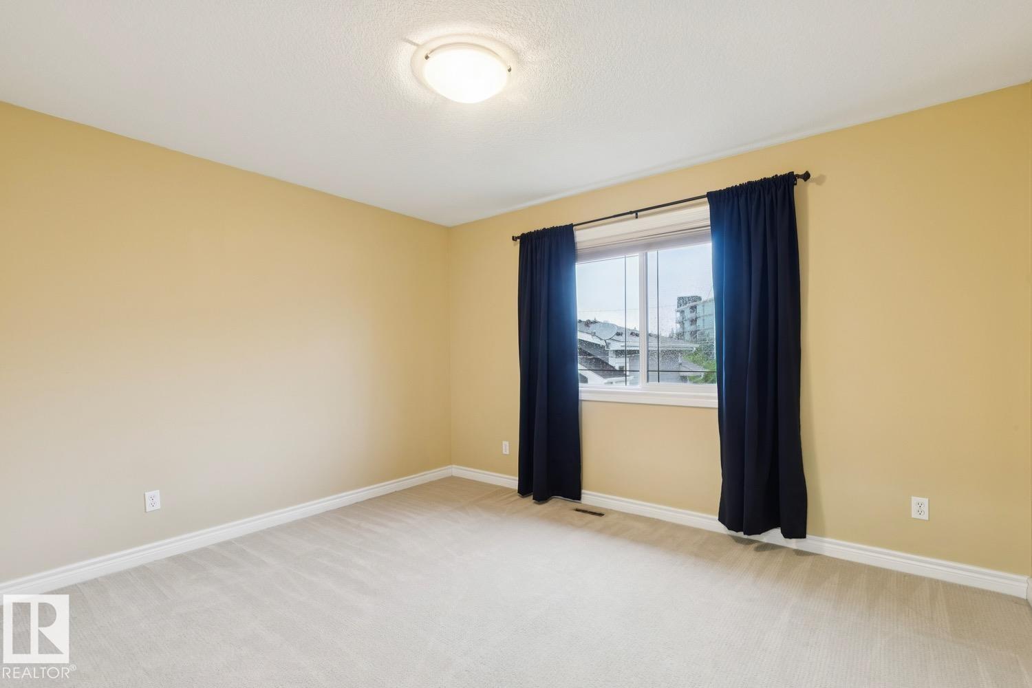 9320 81 AV NW - 26