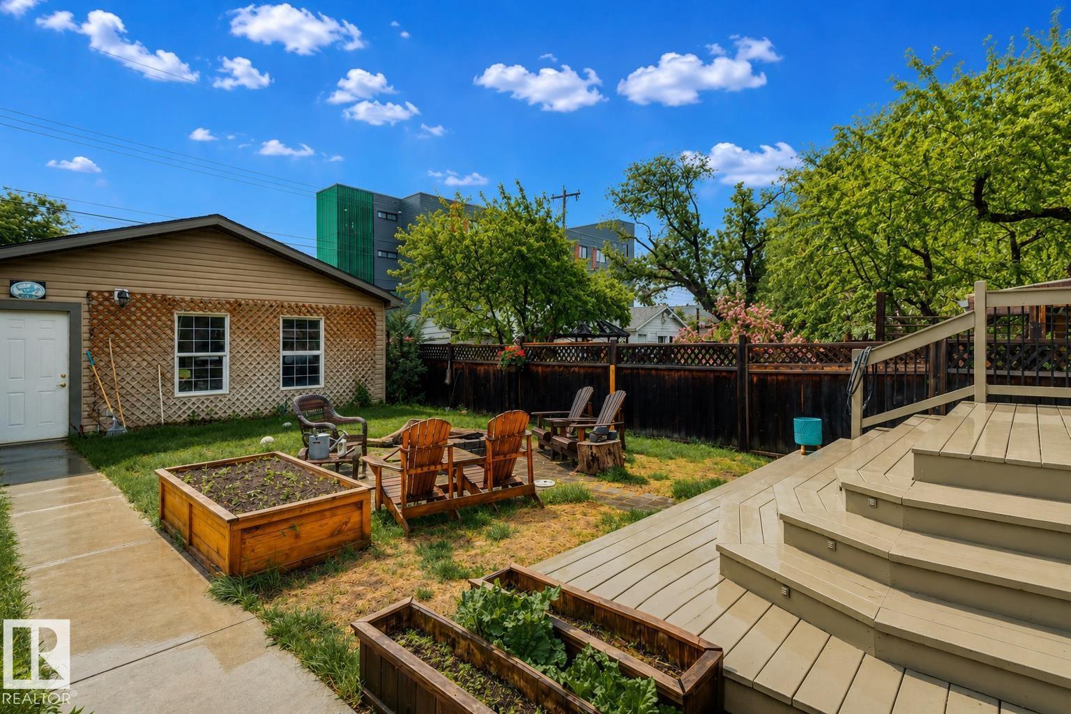 9320 81 AV NW - 32