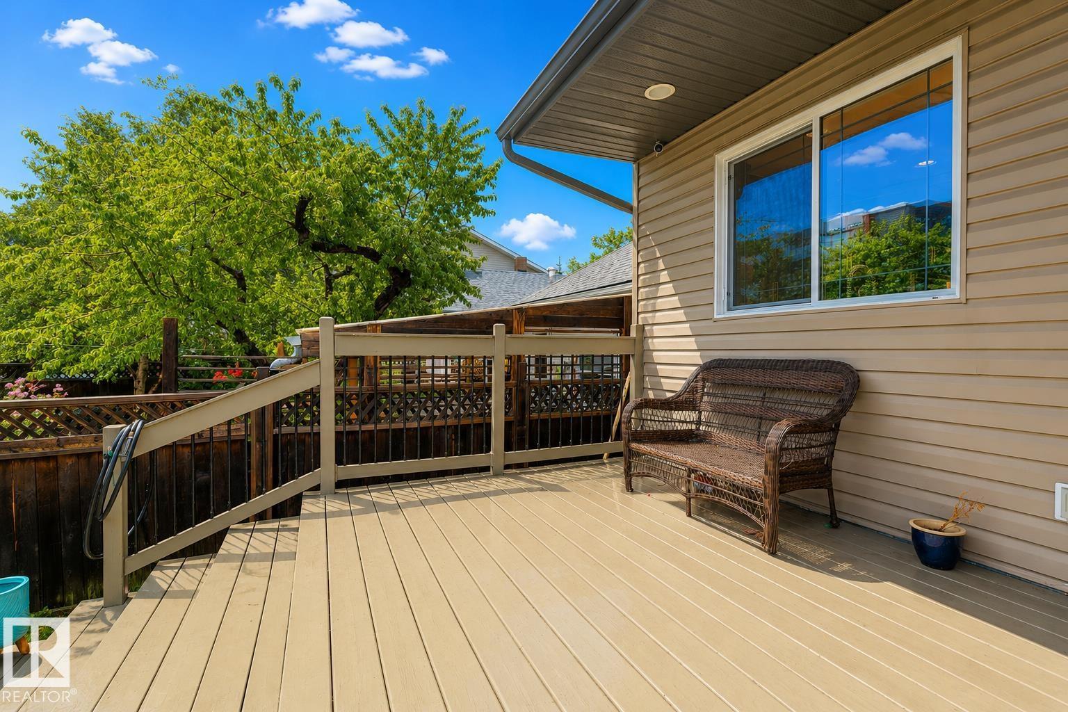 9320 81 AV NW - 33