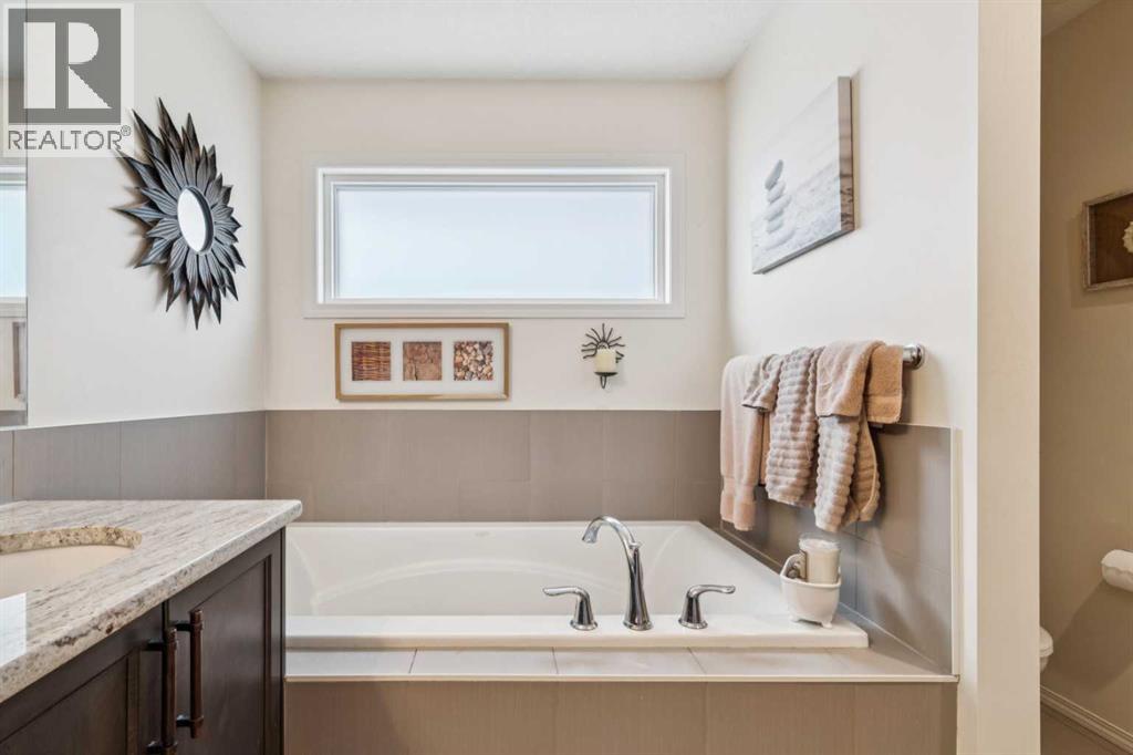 223 Cranarch Terrace SE - 17