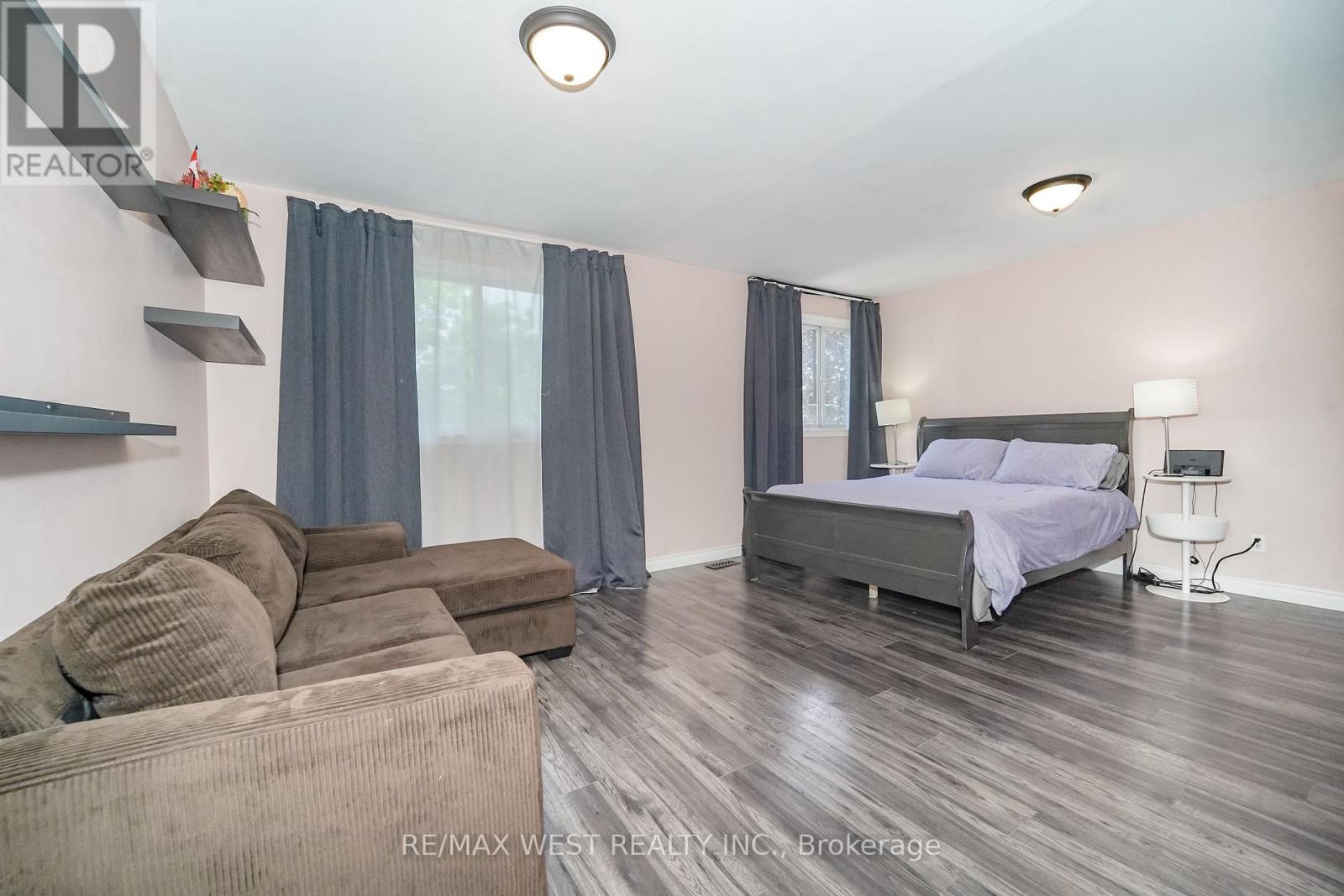 #105 960 GLEN STREET - 5