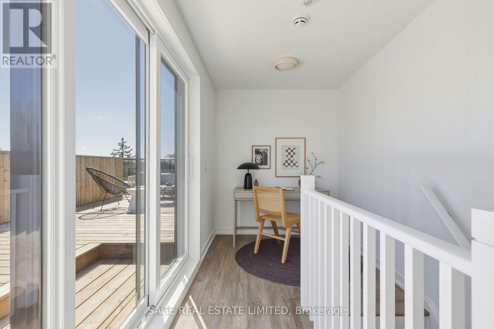 #21 35 BIRCHCLIFF AVENUE - 24