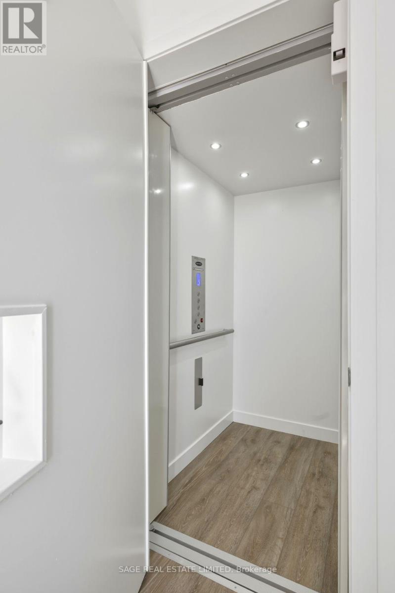 #21 35 BIRCHCLIFF AVENUE - 26