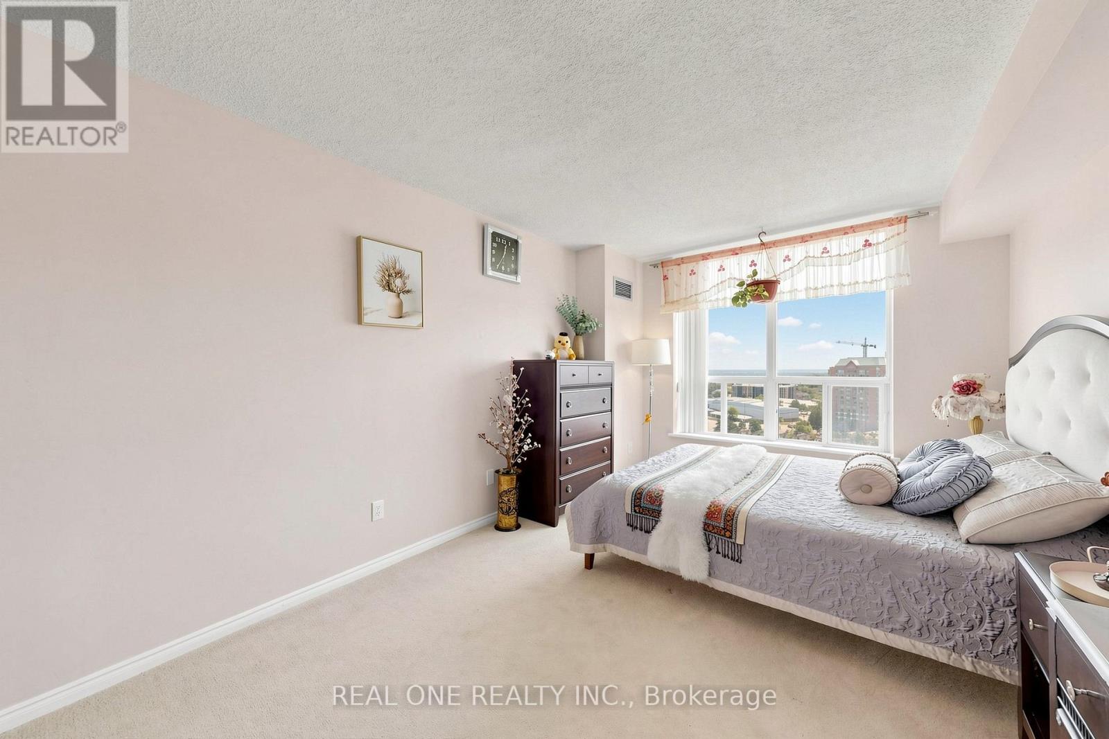 #1612 410 MCLEVIN AVENUE - 19